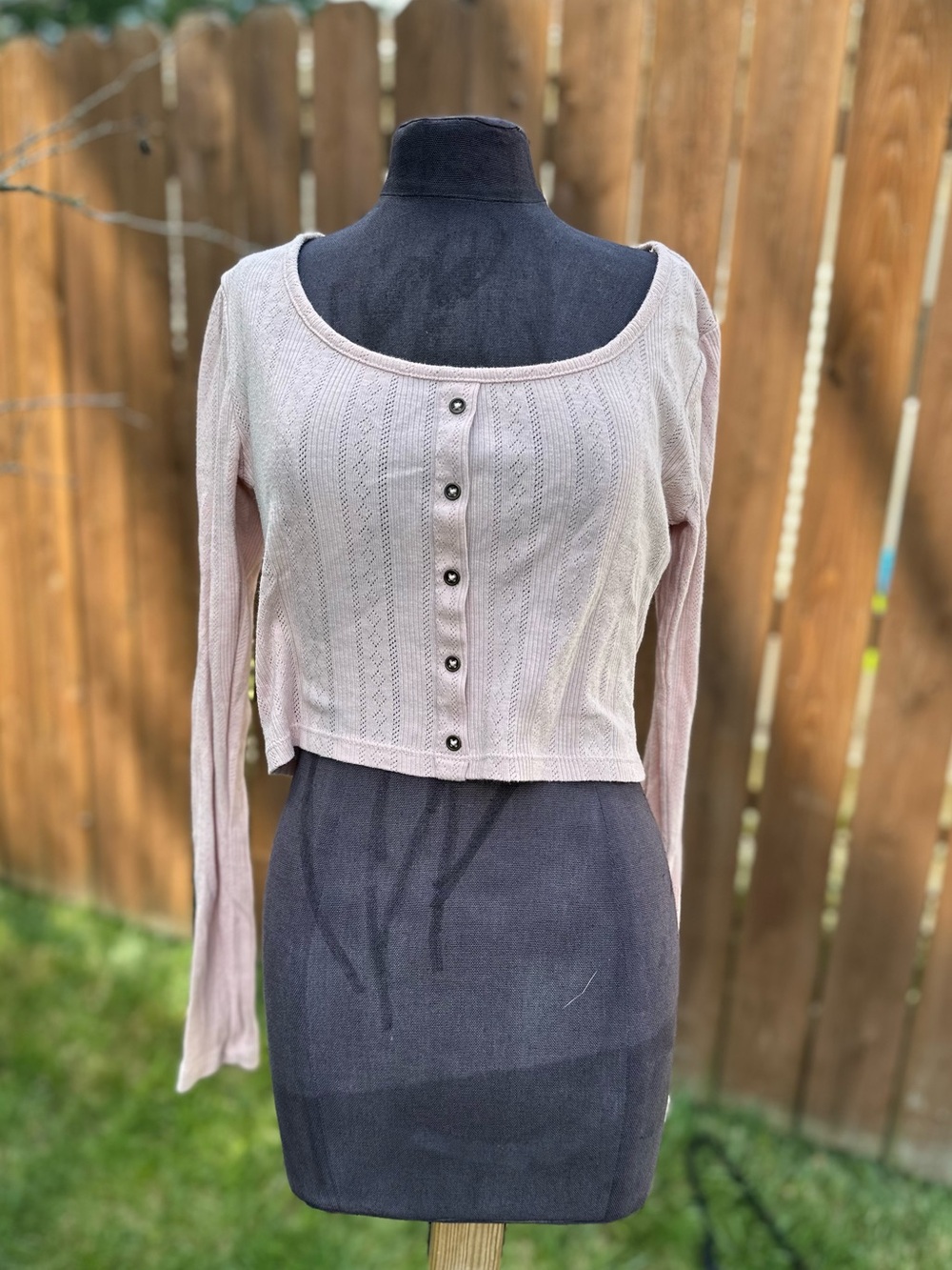 Forever 21 Pale Pink Ribbed Button-Front Long Sleeve Crop Top